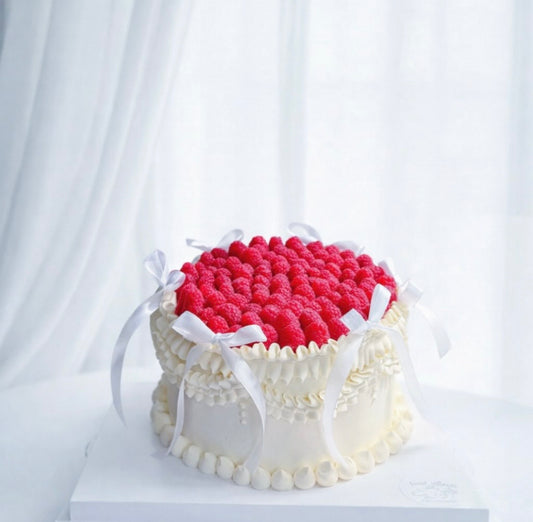 Raspberry Vintage Wedding Cake