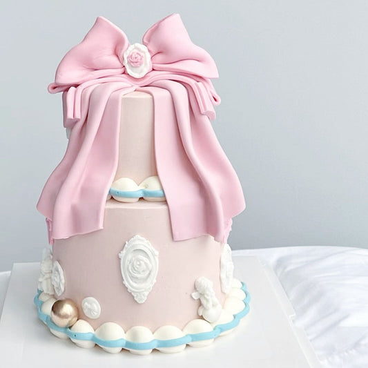 Retro Pink Bow Cake