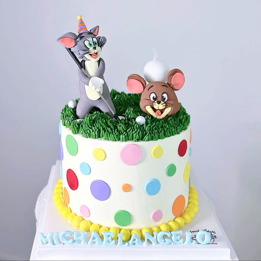 Playful Tom and Jerry cake