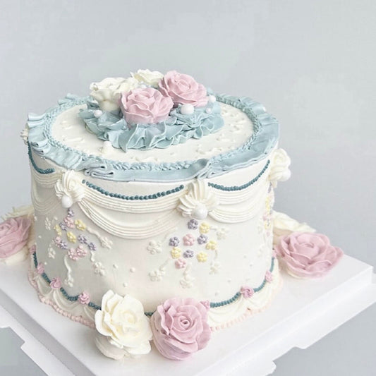 Romantic Rose Vintage Cake