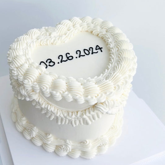 Classic Vintage White Heartcake