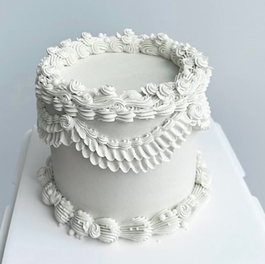 Classic Vintage Rose Cake