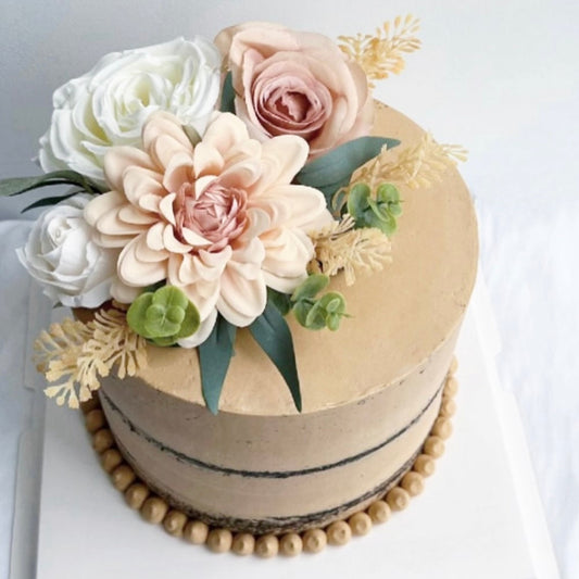Neutral Tone Floral Cake
