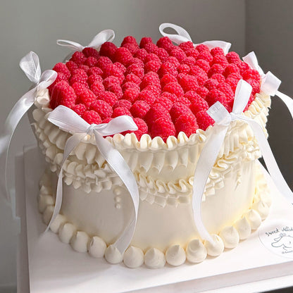 Raspberry Vintage Wedding Cake